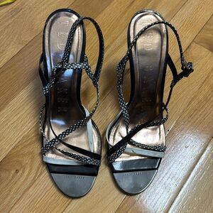 TED BAKER LONDON HEEL